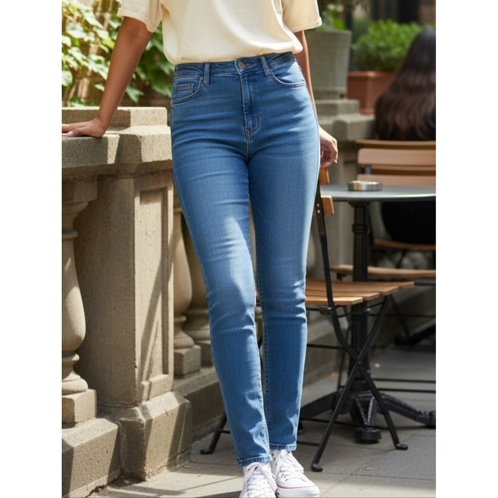 Hollister Ultra High-Rise Jean Leggings Medium Wash Blue Skinny Jeans 5R W27 L28